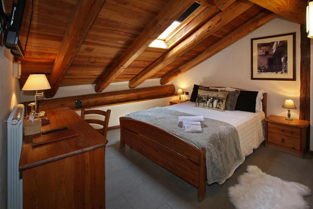 Double or Twin Room at Chalet Faure with wooden beamed ceiling